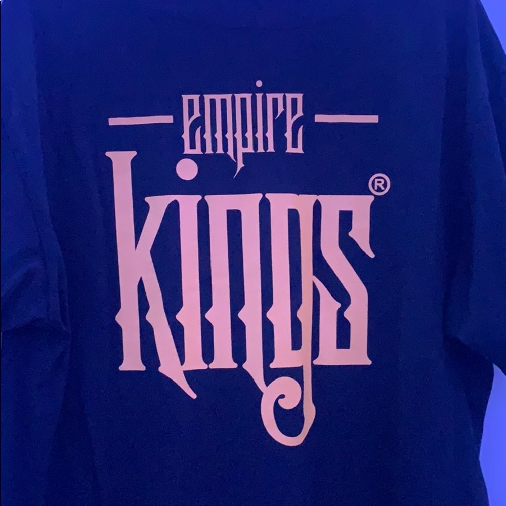 V-neck Empire Kings button up - Picture 3 of 6